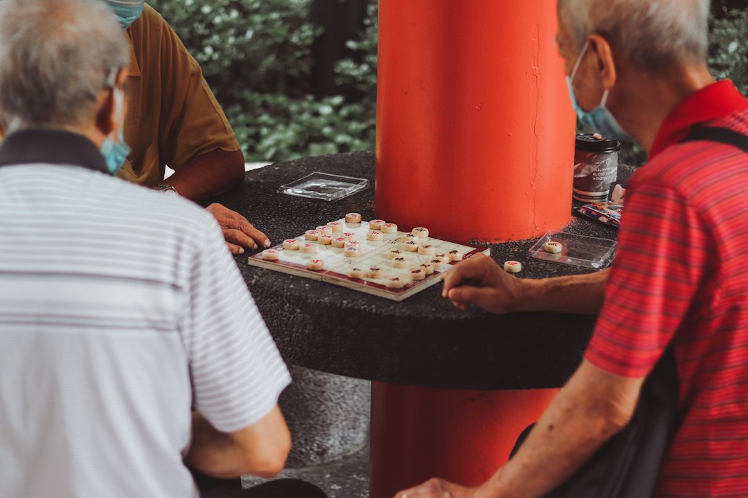 微信链接牛牛房卡哪里有卖经济热点-跑一次最小可观察动作